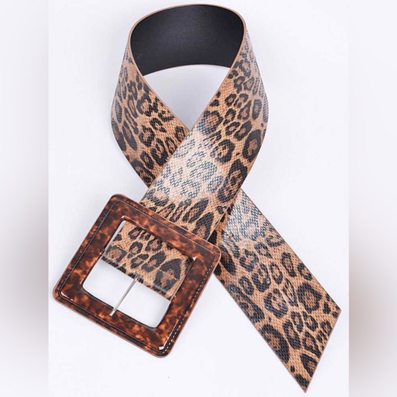 Oversized Resin Leopard Statement Belt with Tortoise buckle - Picture 6 of 6